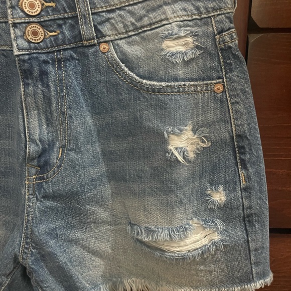 Kancan Double Button Distressed Shorts Size 7/27 High Waisted - Picture 5 of 11